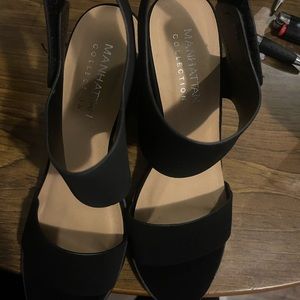 I’m selling my summer and rose robe and Manhattan black dress shoes